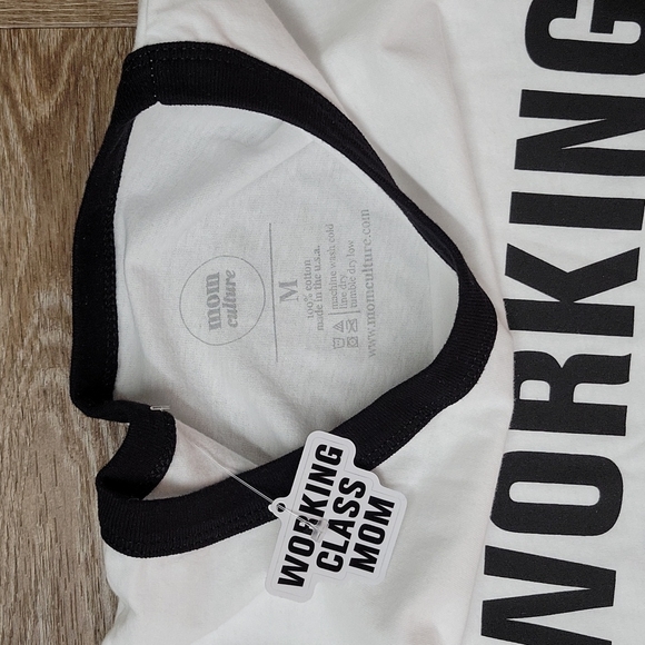 Mom Tshirt - Picture 2 of 3